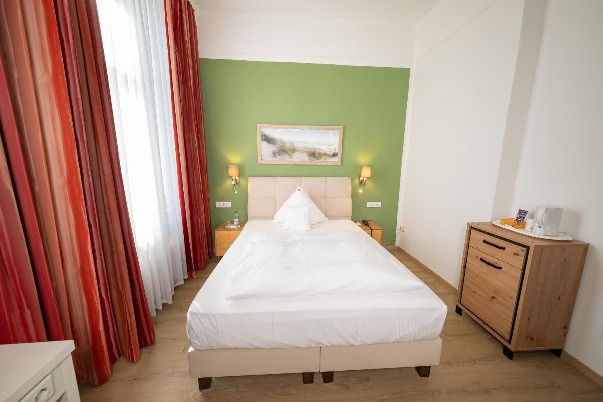 Hotel Alpha Hanower